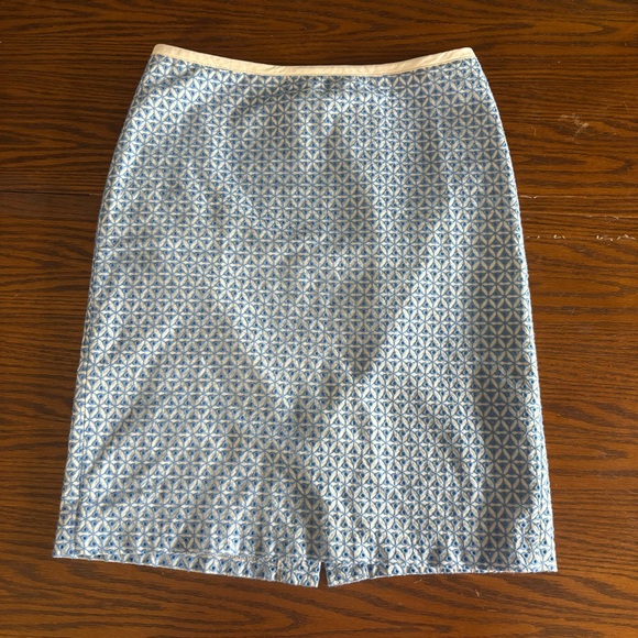 Talbots 100% Cotton Blue & White Geometric Pattern Eyelet Pencil Skirt Size 2P - Picture 1 of 9